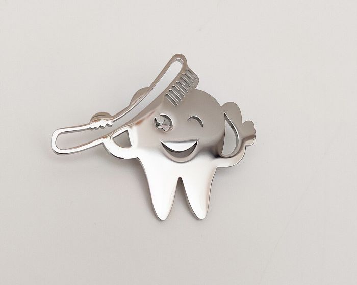 Tooth Brooch R174373907140