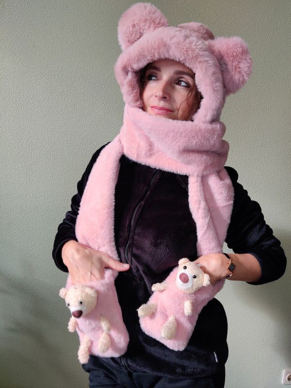 Hat-scarf with ears and scarf R2190 (Pink fur)