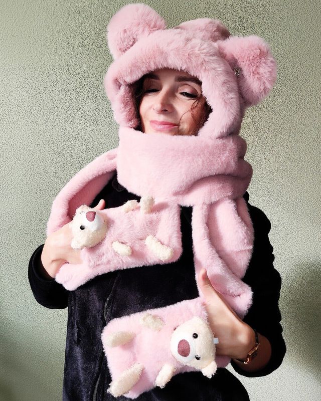 Hat-scarf with ears and scarf R2190 (Pink fur)