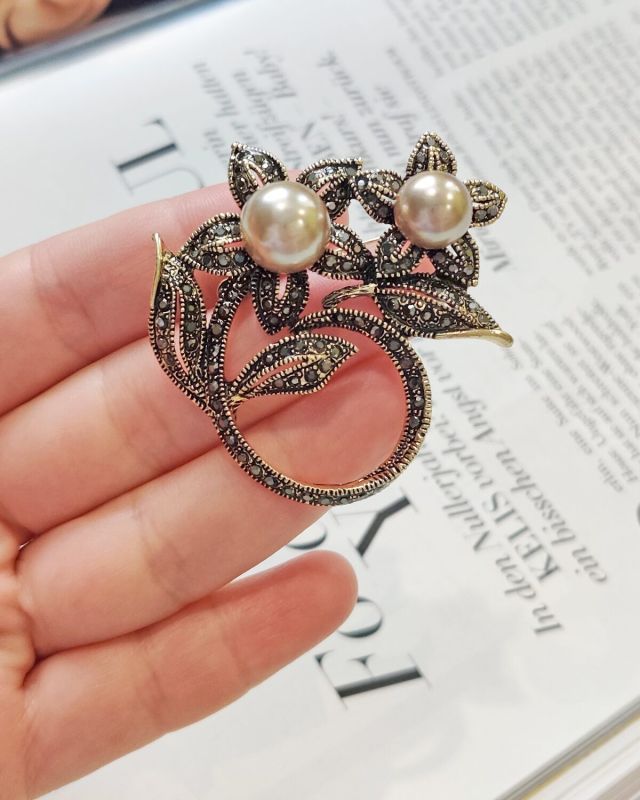 Brooch G633374907180