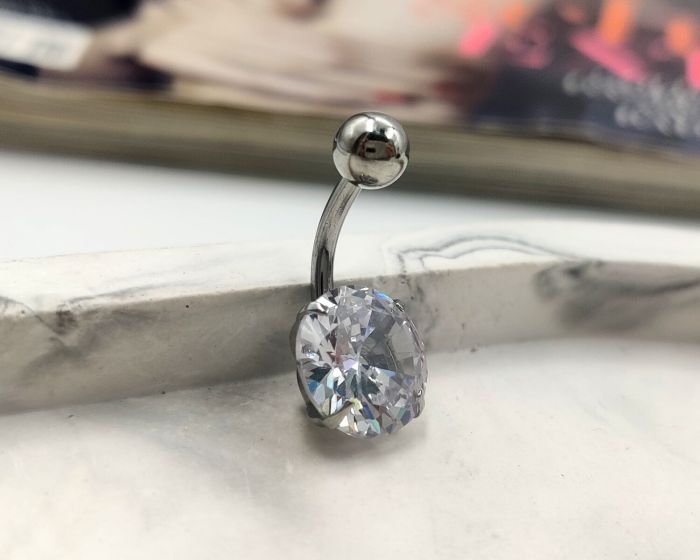 Belly button piercing G63997290785