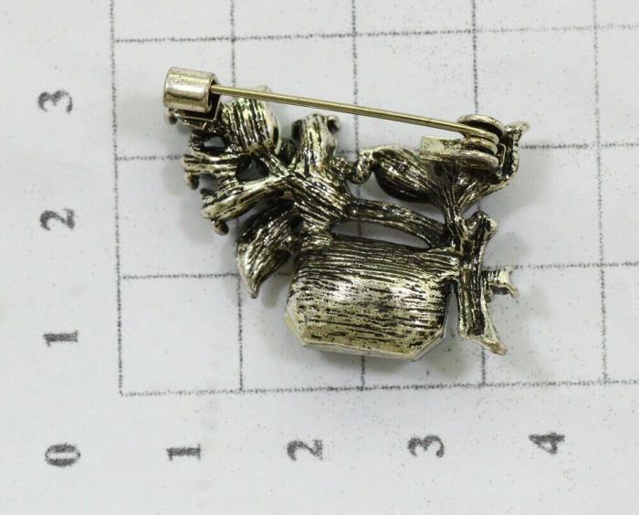 Brooch D81374807160 D81374807160
