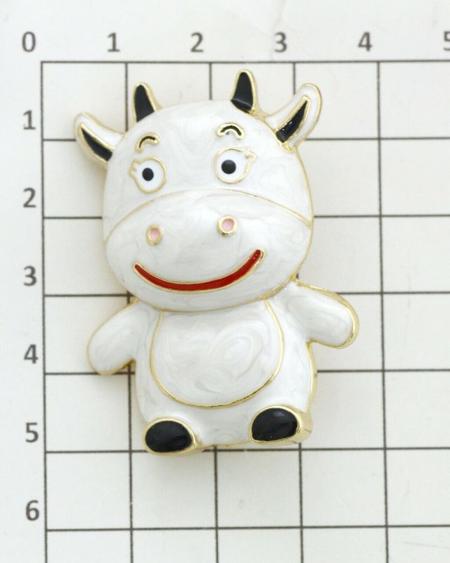 New Year Symbol Brooch F625374507150 F625374507150
