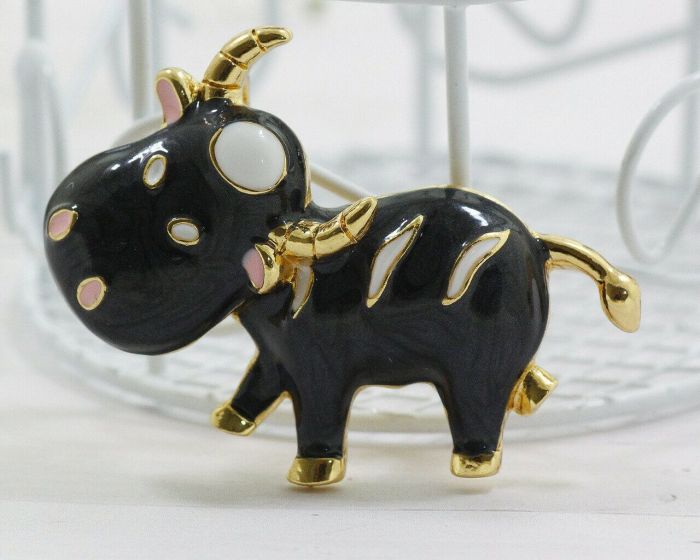 New Year Symbol Brooch F627374507150 F627374507150