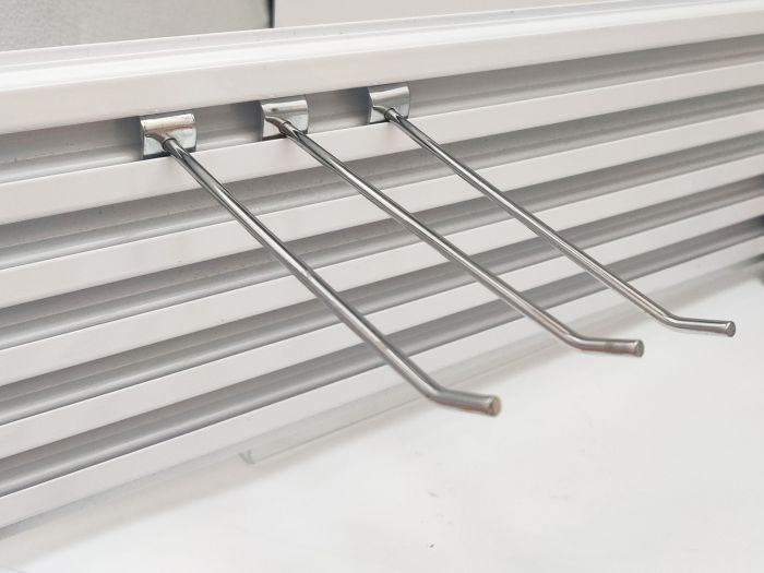 Hook for economy panel G5493