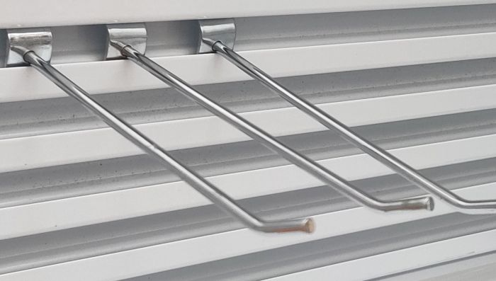Hook for economy panel G5493